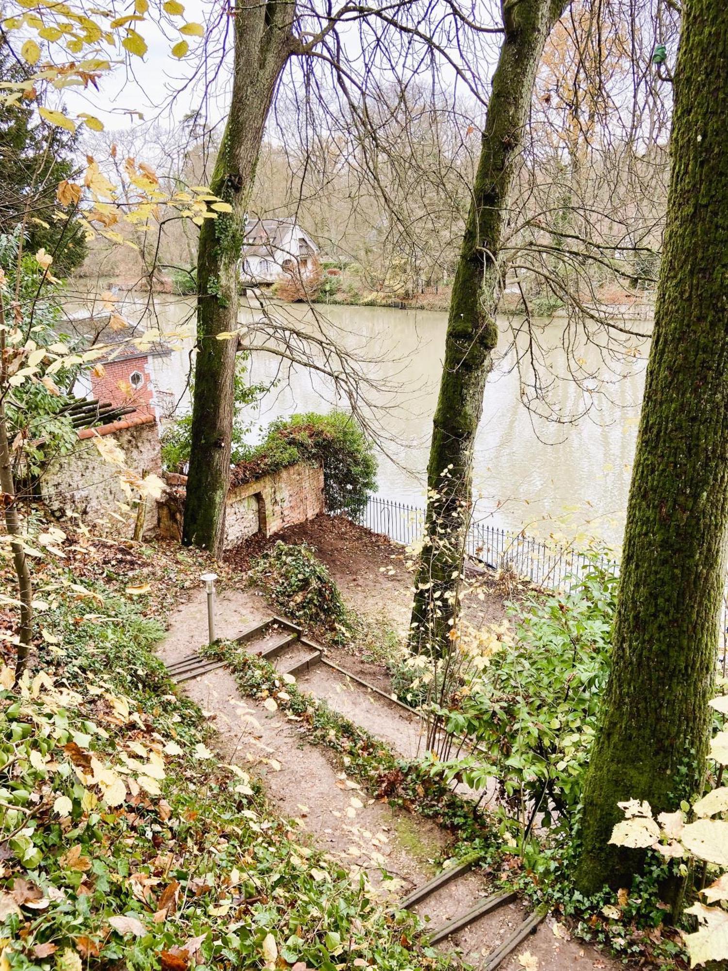 Le Chalet Bucolique Au Bord De L'Eau Olivet  Eksteriør billede